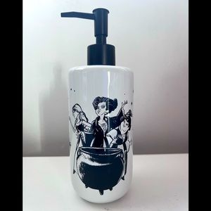**NEW** HOCUS POCUS Soap dispenser